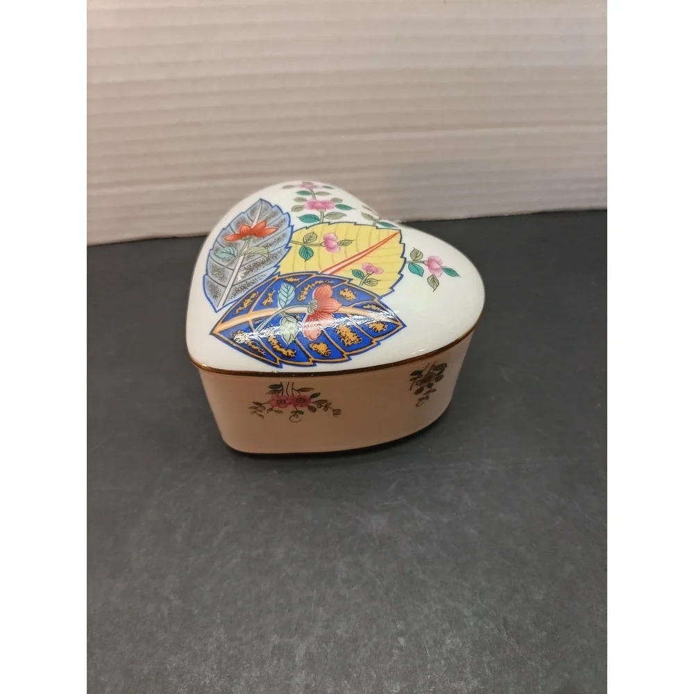 Tobacco Leaf Heart-Shaped Porcelain Trinket Box Floral Design By Seymour Mann.